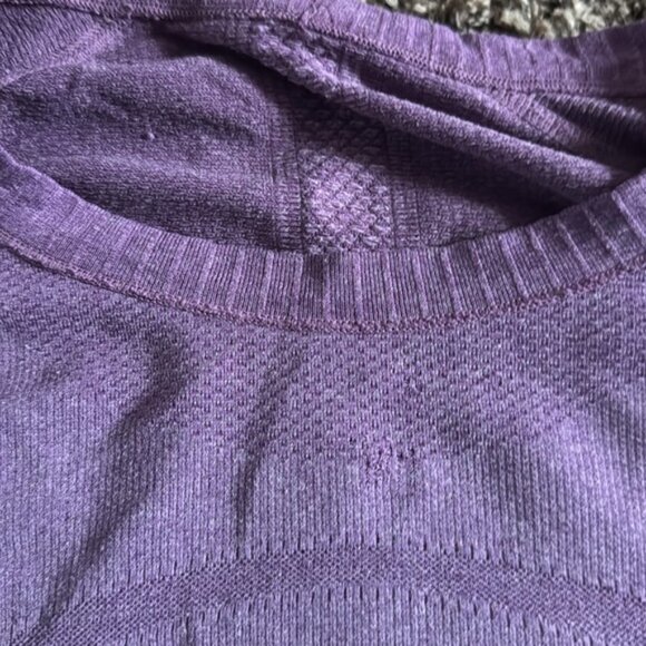 Lululemon Long Sleeve Thumbholes Size 6 Purple - Picture 3 of 10